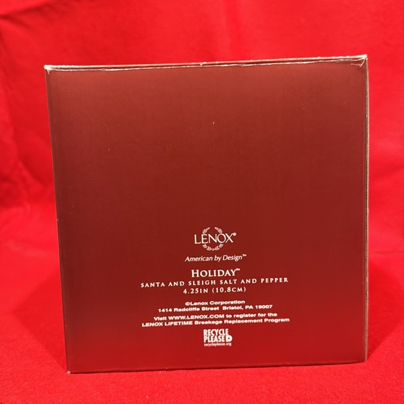 Lenox Holiday Santa and Sleigh Salt & Pepper set - Picture 5 of 5